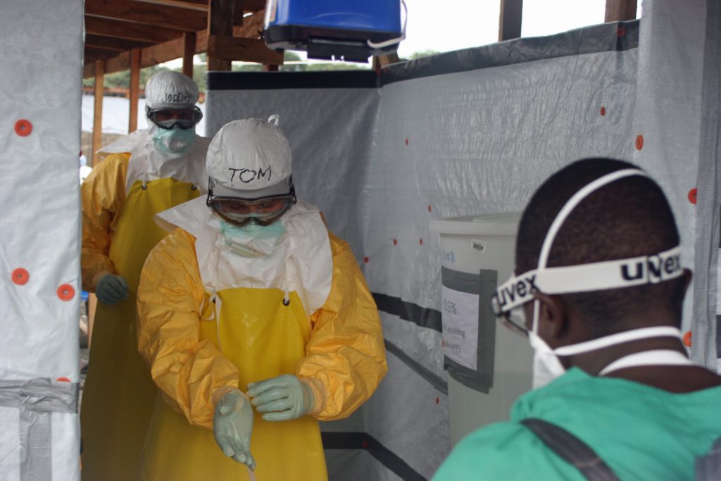 El ébola azota de nuevo África occidental: preguntas clave y lecciones del pasado